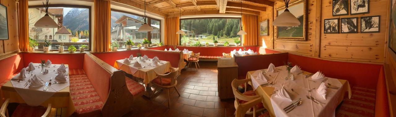 Hotel Zirbenhof Sankt Leonhard im Pitztal Bagian luar foto