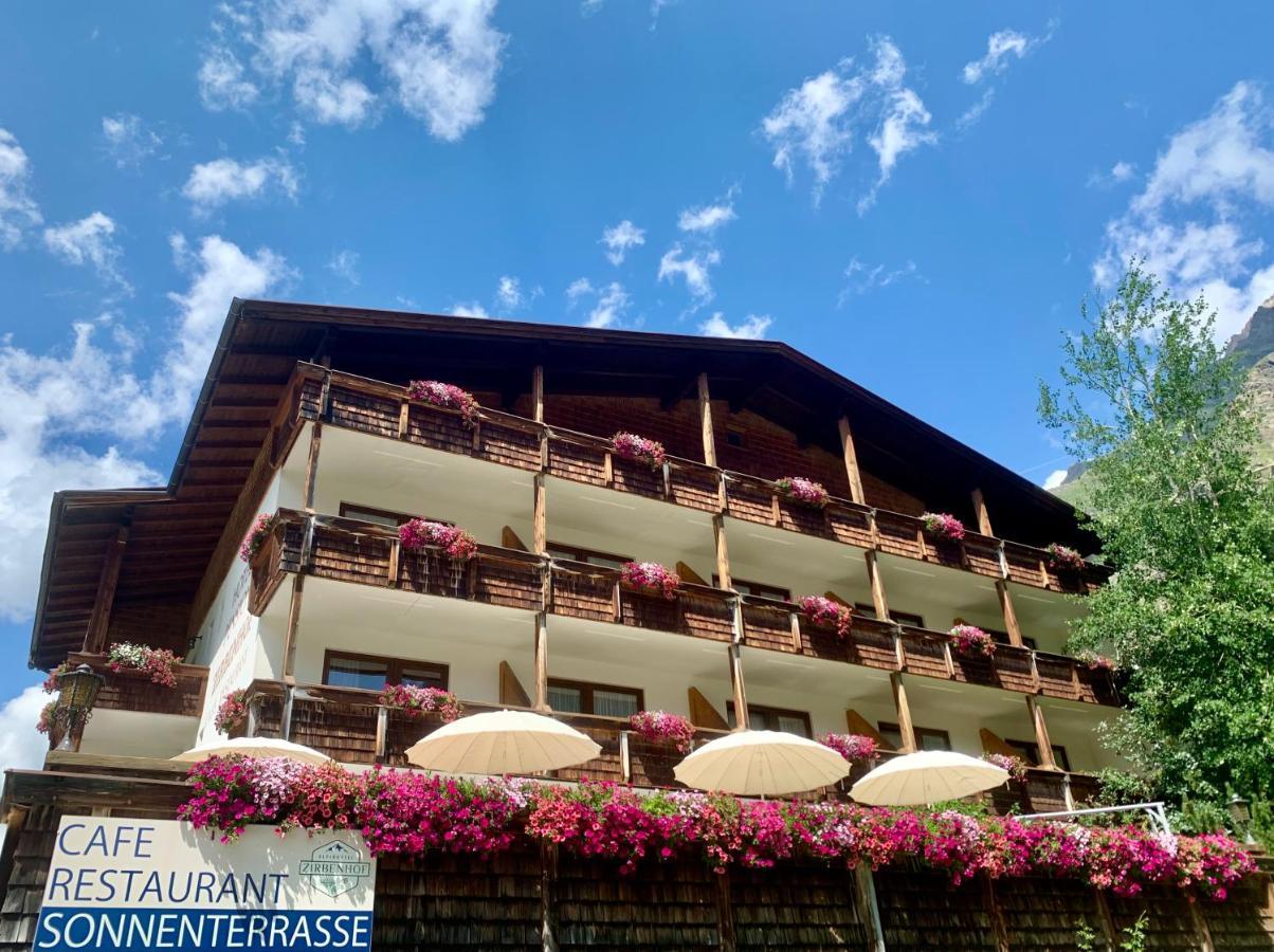 Hotel Zirbenhof Sankt Leonhard im Pitztal Bagian luar foto