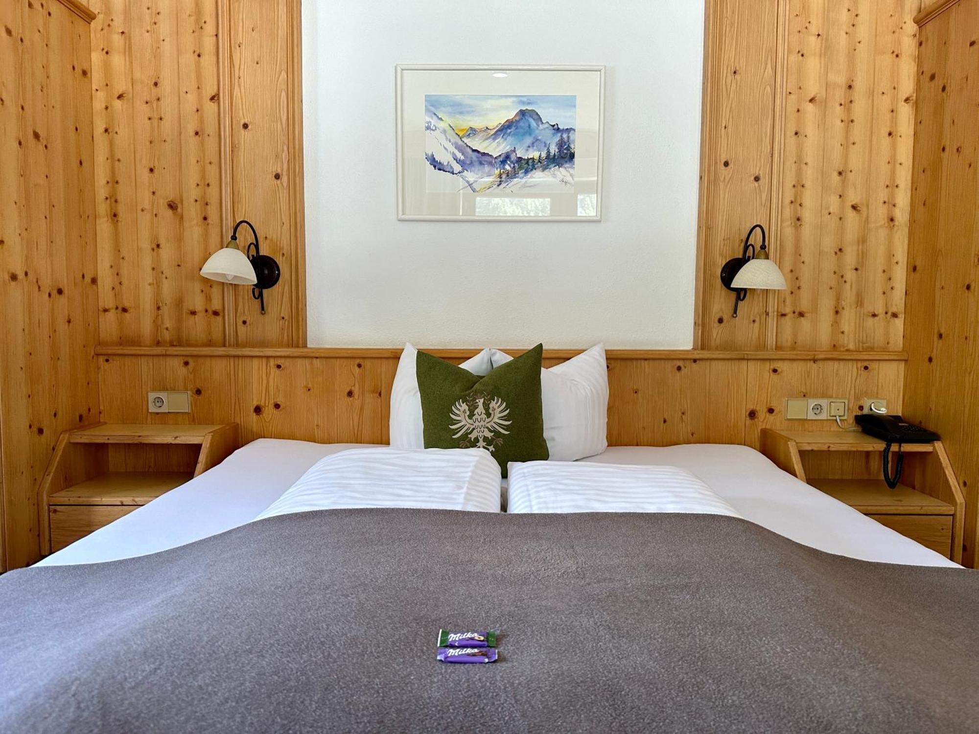 Hotel Zirbenhof Sankt Leonhard im Pitztal Bagian luar foto